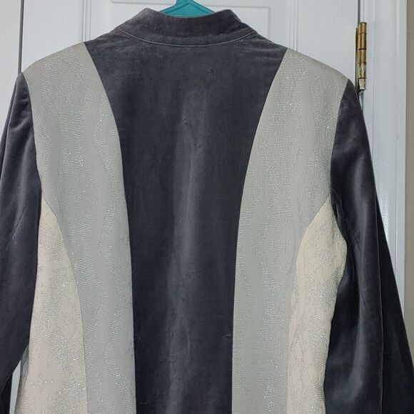 Chico’s Silver Treasure Artisan velvet lace Duster Jacket Sz 1 Medium - Picture 7 of 9